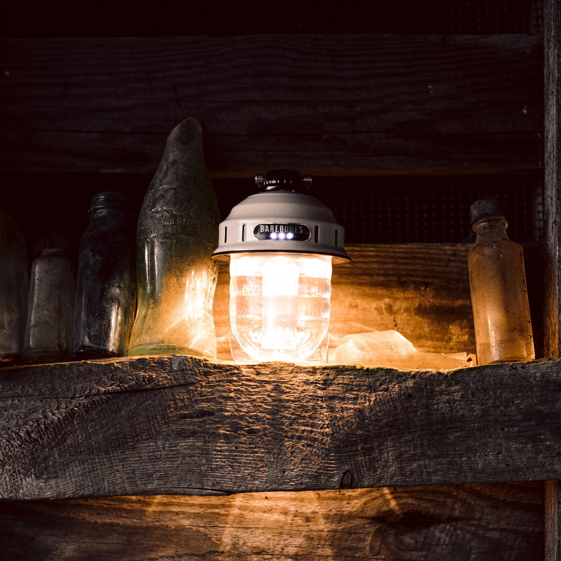 Barebones Beacon Camping- Und Abenteuerlaterne, Vintage Weiß