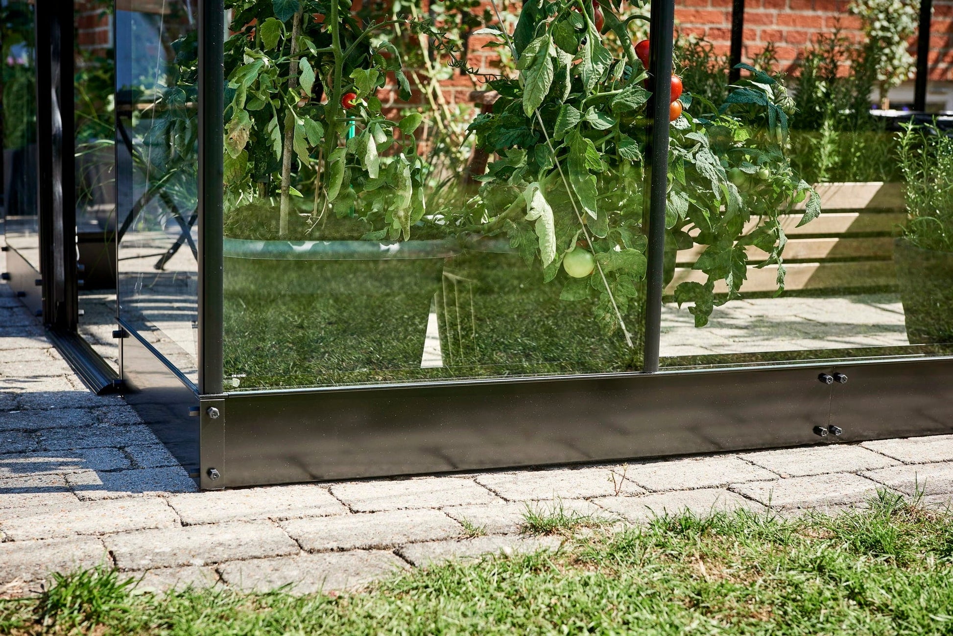 Halls Fundamentrahmen Qube 610