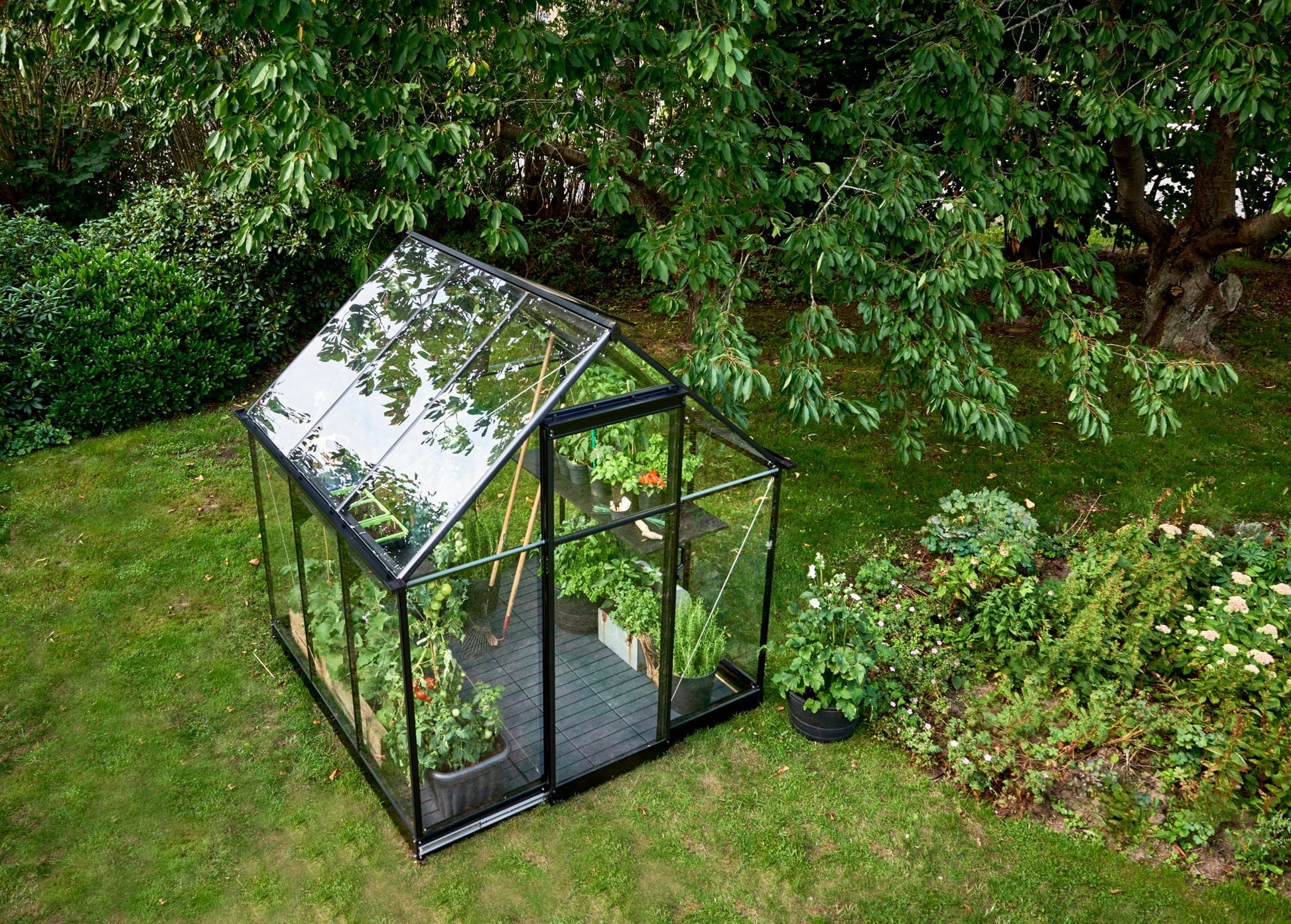 Halls Gewächshaus "Qube" - Schwarz, 3,9 M² (66)